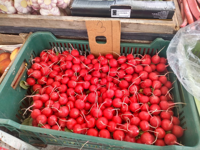 Targowisko "Remsczie Rënk" w Rumi. Tyle zapłacimy za pomidory, ogórki i inne warzywa