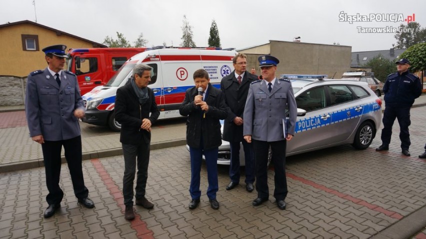Radiowóz przekazał "serialowy" policjant