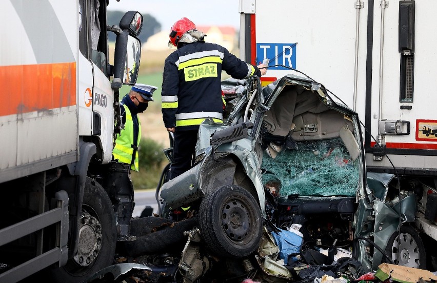 Śmiertelny wypadek na A1 w Gąskach pod Piotrkowem: Tiry...