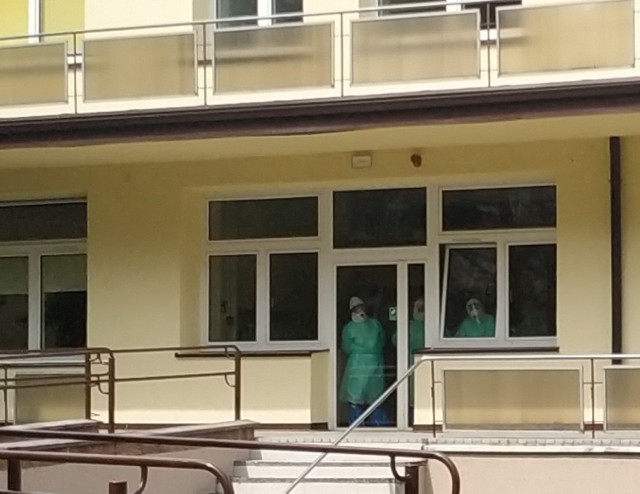 Sześciu chorych z Domu Seniora w Liskowie trafiło do szpitala w Wolicy