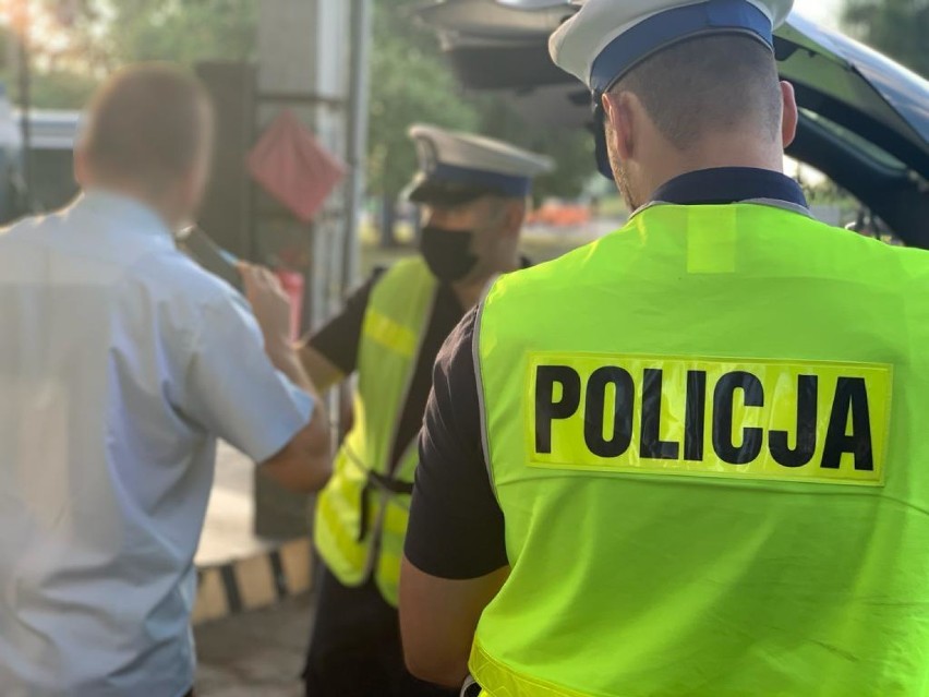 Policja w Ostrowie testowała kierowców autobusów na obecność...