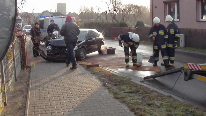 Dwa samochody rozbite pod Wronkami GALERIA FILM