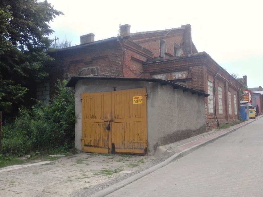 Ślady historii w Kraśniku. Na ścianach budynku znaleziono podpisy żołnierzy 24. Pułku Ułanów 