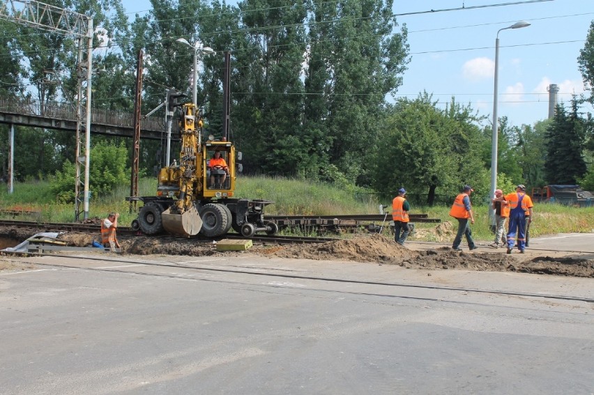 Rusza remont linii nr 22 przez Tomaszów. Za nami remont torów na przejeździe na Spalskiej