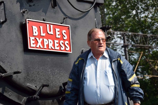 Blues Express w Pile