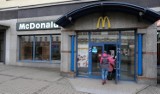 Zabrze: Lokal po McDonald's wciąż stoi pusty. Co dalej z dużą nieruchomością w centrum miasta?