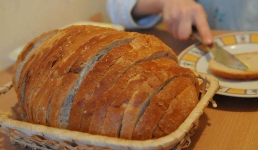 Jakiś czas temu rolnicy wieszczyli, że za bochenek chleba z...