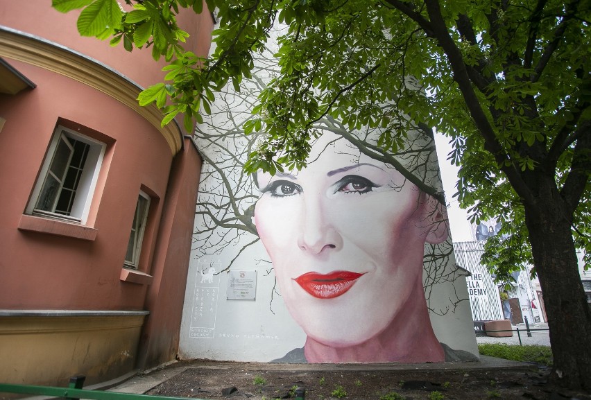 Mural kory w wiosennej odsłonie. W zielonych barwach wygląda rewelacyjnie! [ZDJĘCIA]