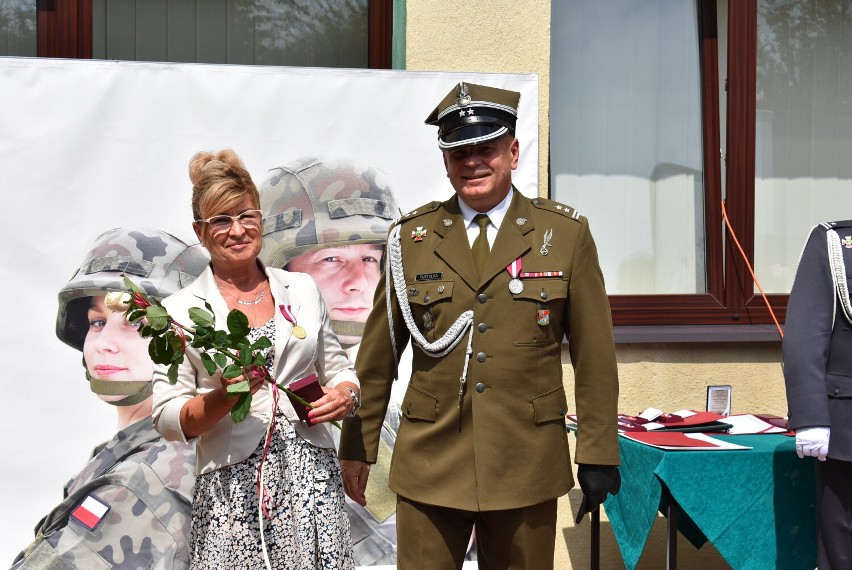 Zdjęcia z obchodów Święta Wojska Polskiego w 2021 w...