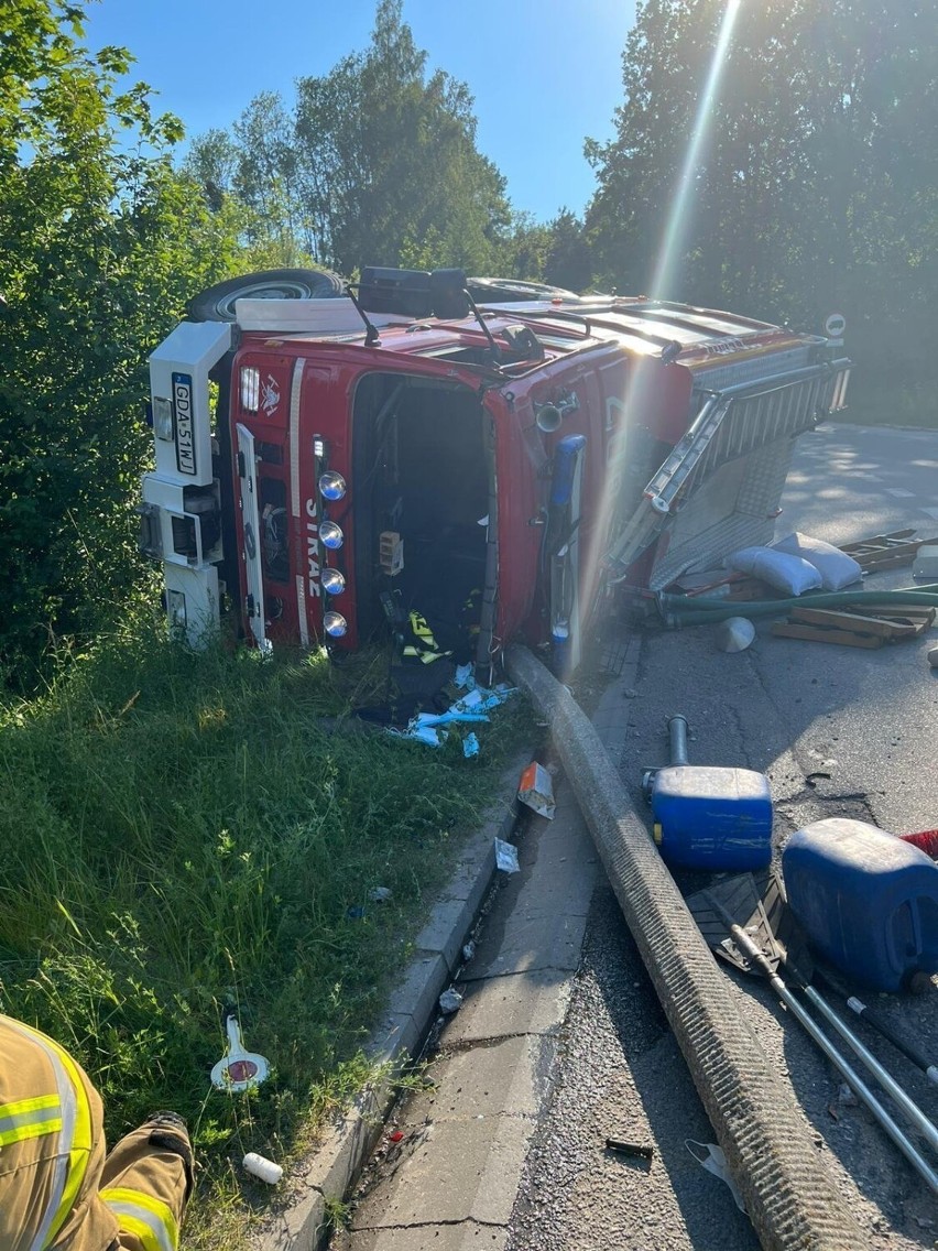 Strażacy z OSP Pręgowo zbierają na nowy wóz strażacki. Stary został zniszczony podczas wypadku sprzed miesiąca |ZBIÓRKA