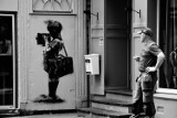 Banksy - geniusz czy wandal? Wystawa w Warszawie dopiero za rok, a już wzbudza emocje