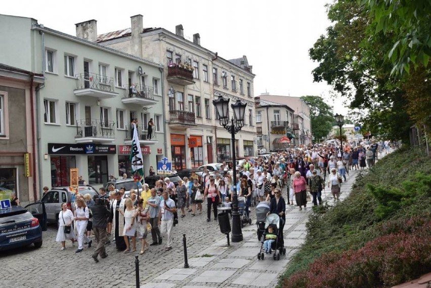 Pielgrzymi z Chełma wyruszyli na Jasną Górę

Chełmscy...