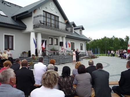 Budynek Ośrodka położony jest na dużej, 9-hektarowej...