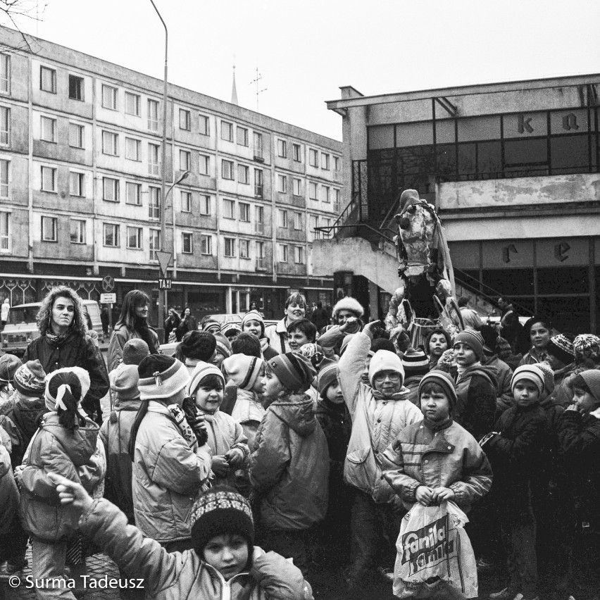 Pierwszy dzień wiosny w Stargardzie ponad 30 lat temu. Marzanna z marsa i Miss Marzanna. Archiwalne ZDJĘCIA