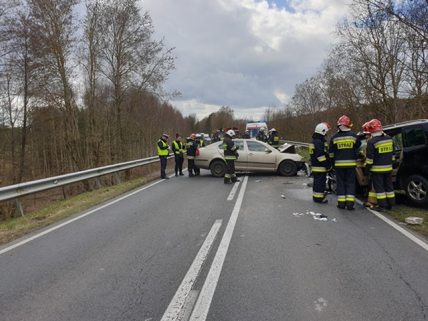 Wypadek drogowy na trasie w kierunku Piły pomiędzy Dolnikiem a Skórką 