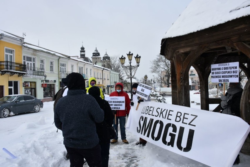 Antysmogowi aktywiści mają cztery istotne postulaty, które wystosowali do sejmiku województwa. Zobacz zdjęcia