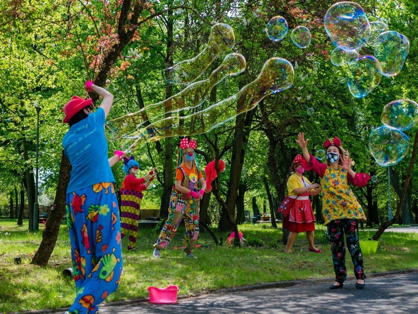 Fundacja Dr Clown prowadzi terapię śmiechem od 20 lat