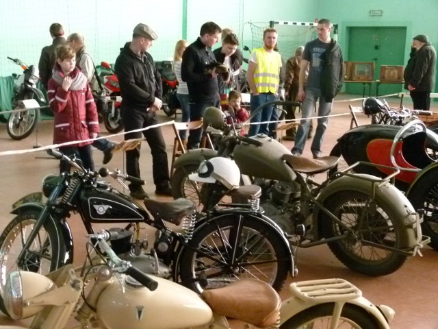 Na wystawie w samochodówce zgromadzono ponad 80 motocykli różnych marek...