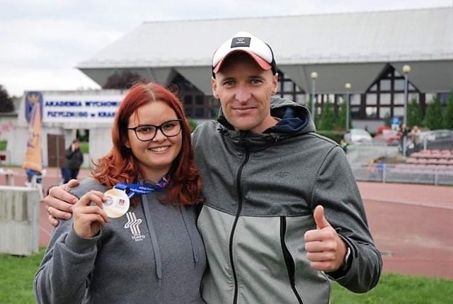 Kęczanka Julia Michałowska z trenerem Tomaszem Sysakiem