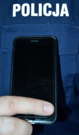 Policjanci poszukują właściciela telefonu komórkowego. Telefon został odnaleziony 1 stycznia na poboczu drogi w Marcinowie