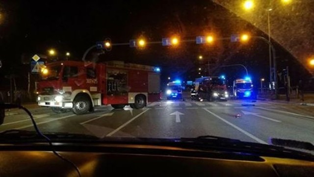 Śmiertelny wypadek na Bartoszewskiego w Łodzi. Trzy osoby zginęły na skrzyżowaniu z Pryncypalną