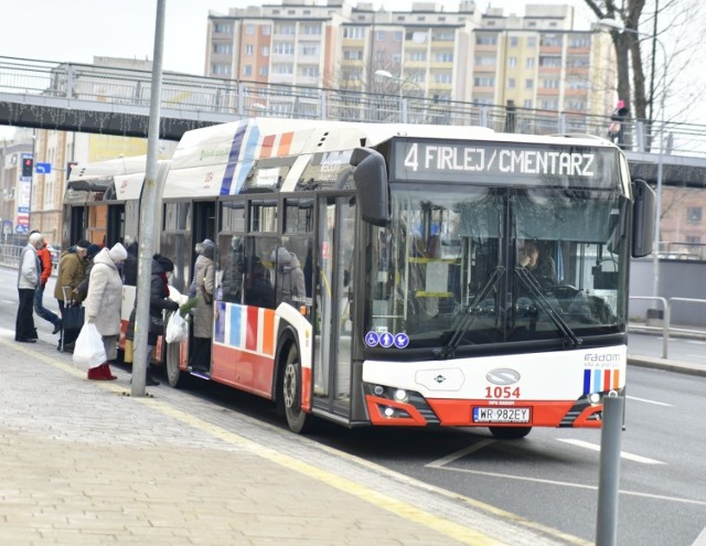 W rejonie Józefowa i Firleja w piątek, 24 grudnia, autobusy linii 4 i 13 będą jeździły objazdami.