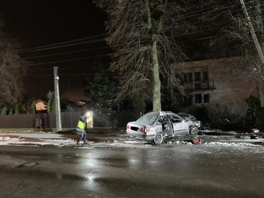 Pijany kierowca ściął słup