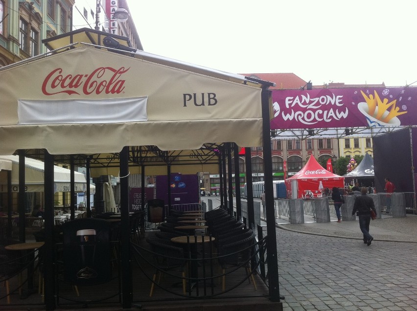 Wrocław: Ogródki w Rynku bez logotypów, tak chce UEFA