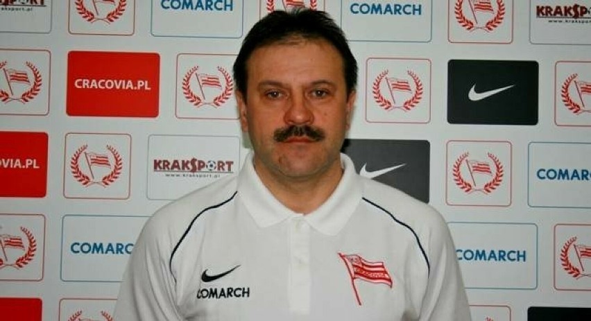 Grał w Cracovii w latach 1985 - 92 w II i III lidze. Potem...
