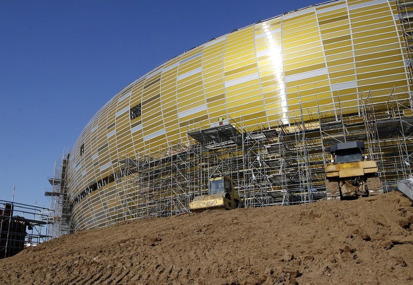Na gdańskim stadionie w Letnicy trwają prace wykończeniowe