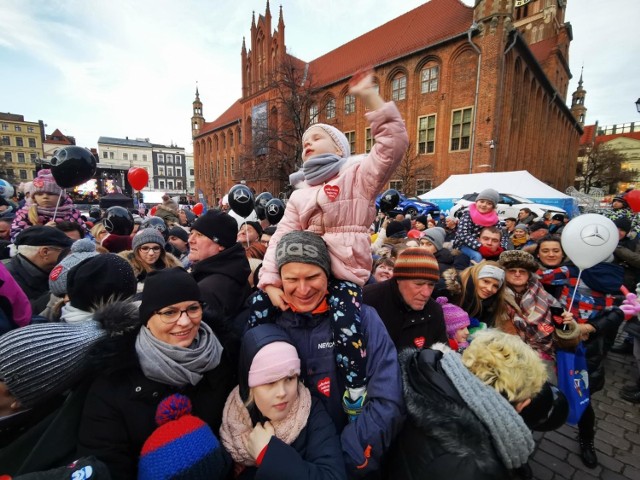 W Toruniu finał WOŚP to zawsze wielkie święto. 30 stycznia takich tłumów na starówce raczej nie zobaczymy ze względu na pandemię