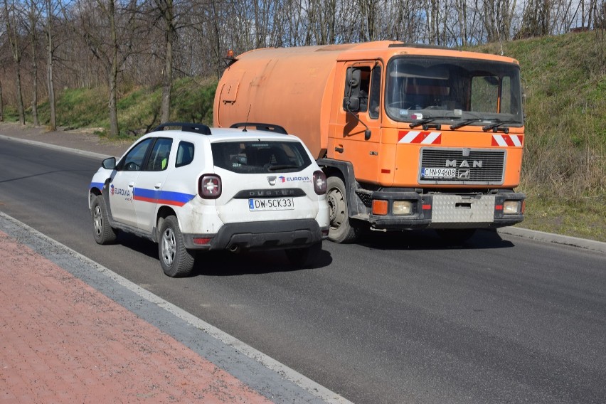 Ulica Dworcowa w Żninie otwarta! Ale nie bez przeszkód dla pieszych i rowerzystów [zdjęcia] 