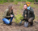 Pracownicy Ośrodka Kultury Leśnej w Gołuchowie posadzili ponad 700 drzew w parku-arboretum