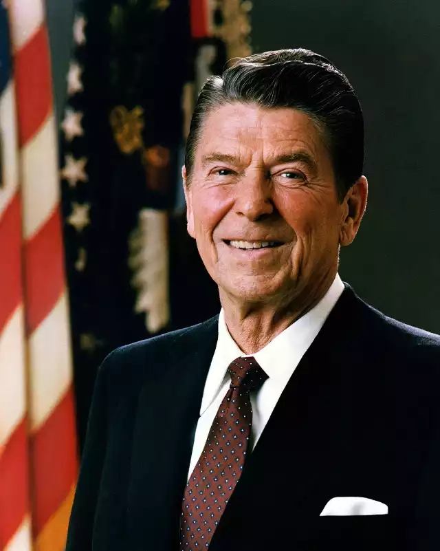Amerykański prezydent Ronald Reagan przyczynił się do uwolnienia Polski od komunizmu i odzyskania przez nią niepodległości - argumentowali radni PiS