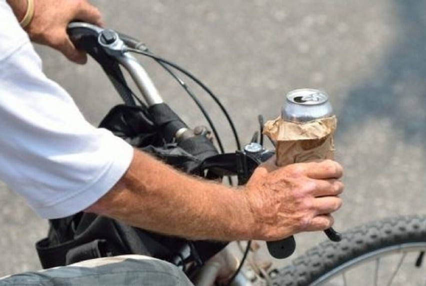 Ełk: Niebezpieczne i kosztowne zdarzenie pijanego rowerzysty