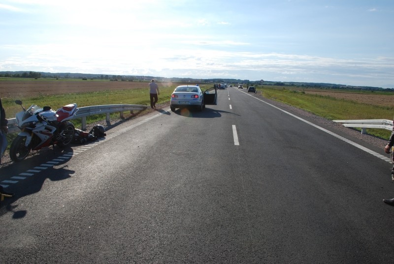 Wypadek na drodze do mostu pod Kwidzynem. Ranna pasażerka motocykla trafiła do szpitala