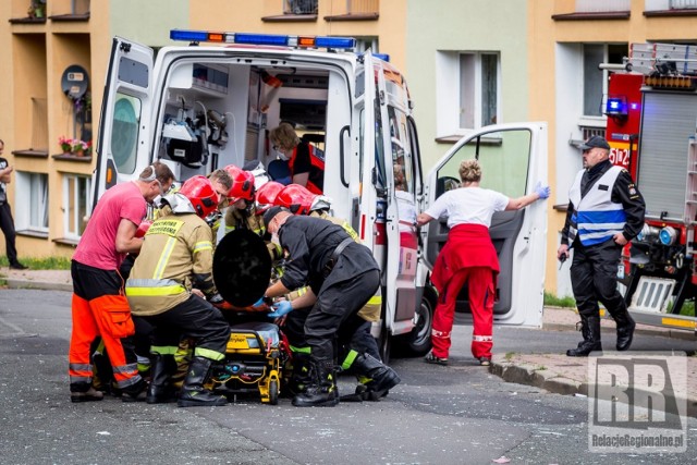 Ostrów Wielkopolski: Lekarze walczą o życie ciężko poparzonej w wybuchu gazu 12-latki