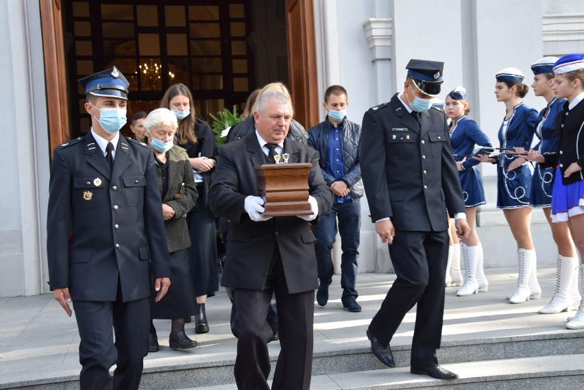 Ostatnia droga śp. Wojciecha Krystonia. Nauczyciela i trenera pożegnała w Suchowoli rodzina, przyjaciele i wychowankowie