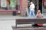 Reklamy dudnią na deptaku w Kielcach od rana do wieczora. Zobacz zdjęcia i film
