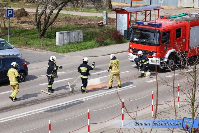 Wtorkowa akcja strażaków na ulicach Bełchatowa. Więcej na kolejnych zdjęciach