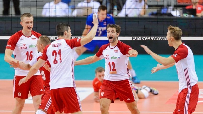 Radość Polaków po zwycięstwie w meczu z Rosją