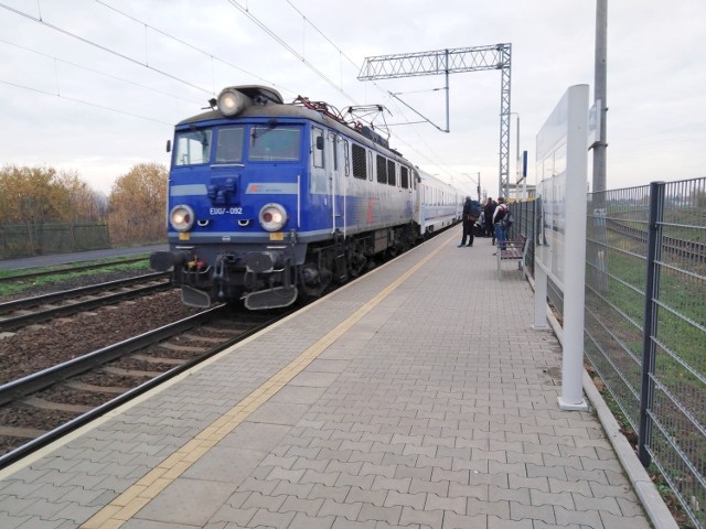 Na przystanku Inowrocław Rąbinek nadal będzie się zatrzymywać tylko jedna para pociągów w relacji Poznań - Warszawa i Warszawa - Poznań