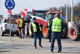 Protest rolników w Brzegu. Występują utrudnienia w ruchu na obwodnicy miasta. Mobilizacja jest godna podziwu