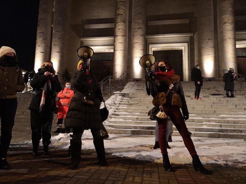 Protest przeciwko zaostrzeniu prawa aborcyjnego w...