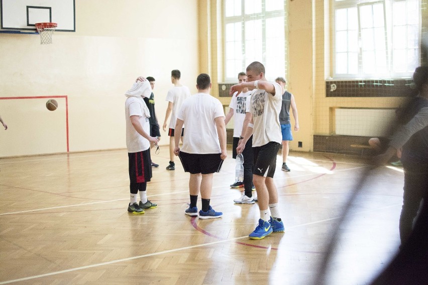 Szkoły ponadgimnazjalne kusiły potencjalnych uczniów