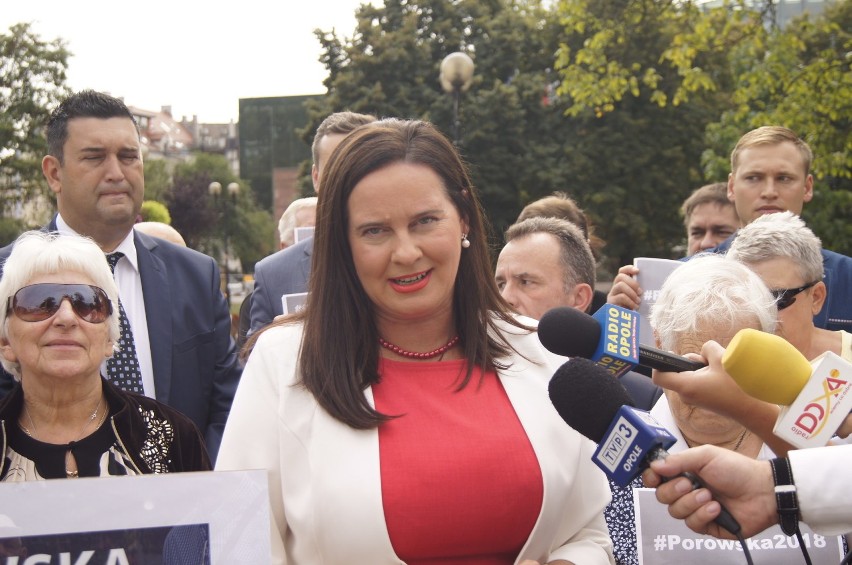 Violetta Porowska pokazała swoje hasło wyborcze. I zaatakowała prezydenta Arkadiusza Wiśniewskiego [WIDEO]