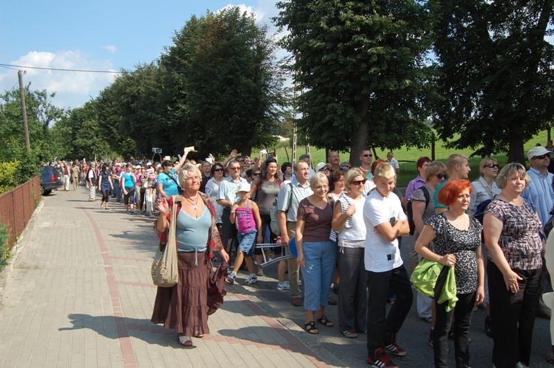 Odpust w Sanktuarium Św. Rodziny w Ryjewie. Tłumy pielgrzymów zawitały do Ryjewa [FOTO]