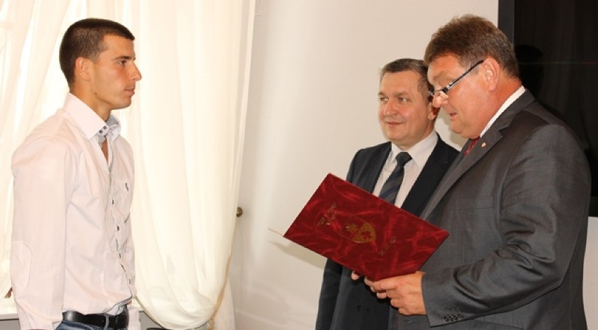 Prezydent Witold Wróblewski gościł Mistrza Świata Strażaków w Triathlonie