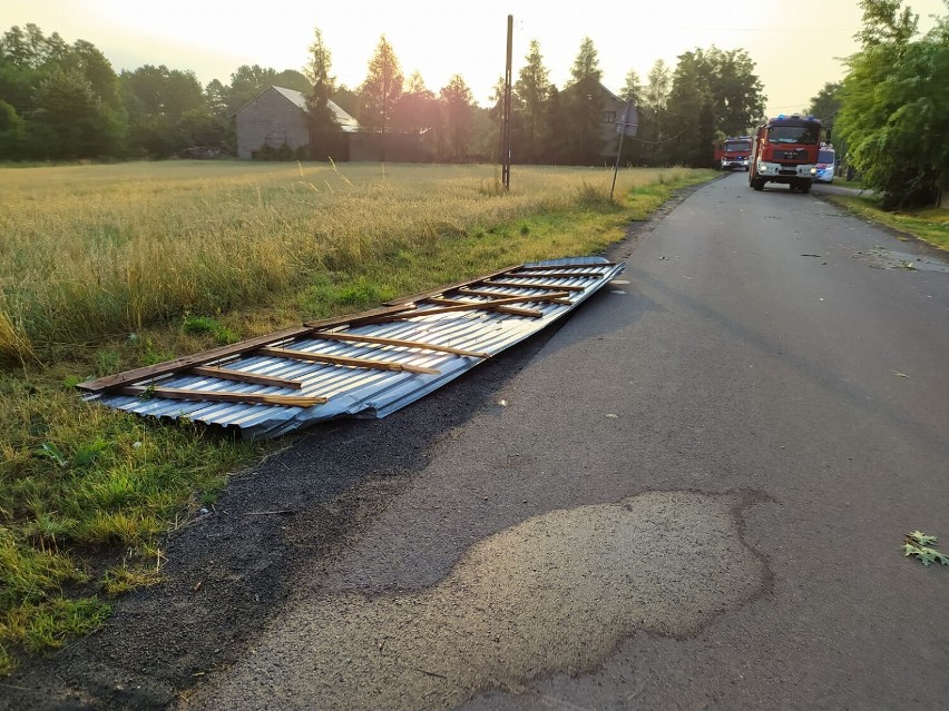 Pożary, zerwane dach i podtopienia to bilans burz w naszym...