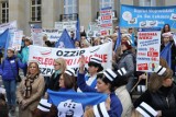 Protest pielęgniarek w Katowicach. Manifestują przez brak podwyżek, uregulowanych nowelizacją ustawy o minimalnych wynagrodzeniach 